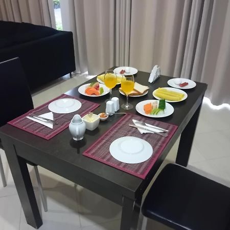Hotel Blue Bird Negombo Exterior foto
